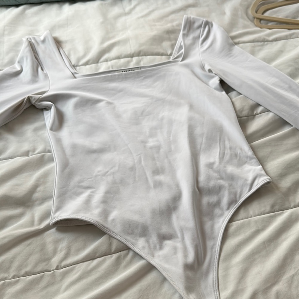 Aritzia Babaton Squareneck Bodysuit